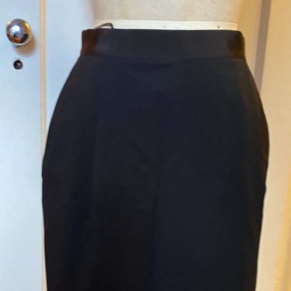 Kate Spade Black Pencil Skirt w/ Back Bow Detail - Picture 3 of 6